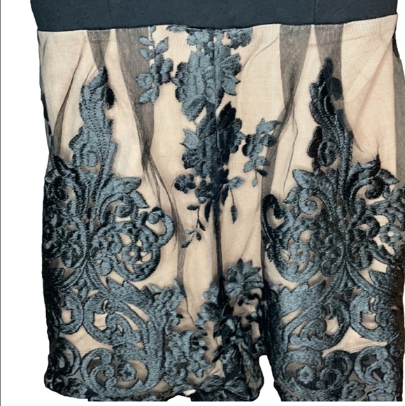 Charlotte Russe Nude and Black Lace Sweetheart Romper Sz: S Whimsygoth Vamp - Picture 2 of 16
